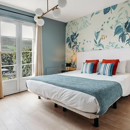 Отель Restaurant Du Fronton - Maison Bonnet