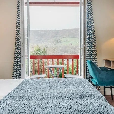 Отель Restaurant Du Fronton - Maison Bonnet 3*