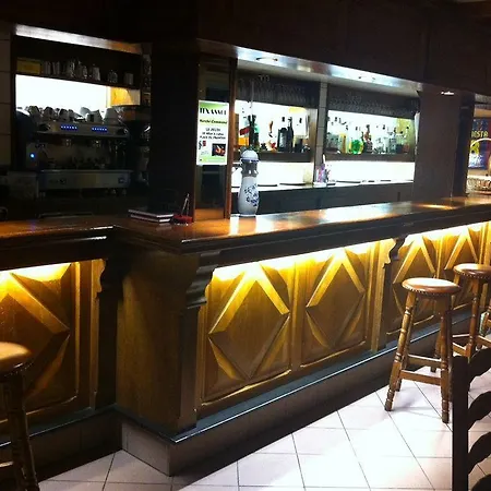 Restaurant Du Fronton - Maison Bonnet 3* イッツァス