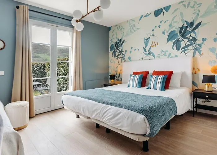 Отель Restaurant Du Fronton - Maison Bonnet