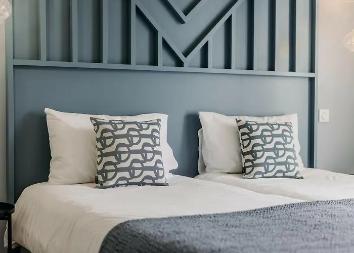 Отель Restaurant Du Fronton - Maison Bonnet