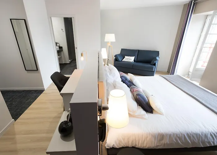 Hotel Restaurant Du Fronton - Maison Bonnet