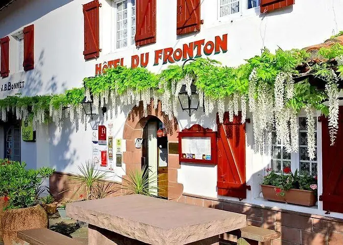 Отель Restaurant Du Fronton - Maison Bonnet