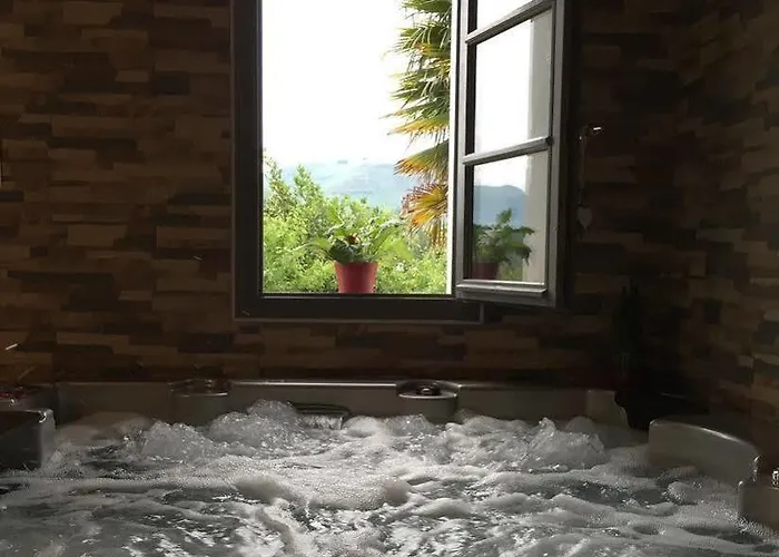 Hotel Restaurant Du Fronton - Maison Bonnet 3*